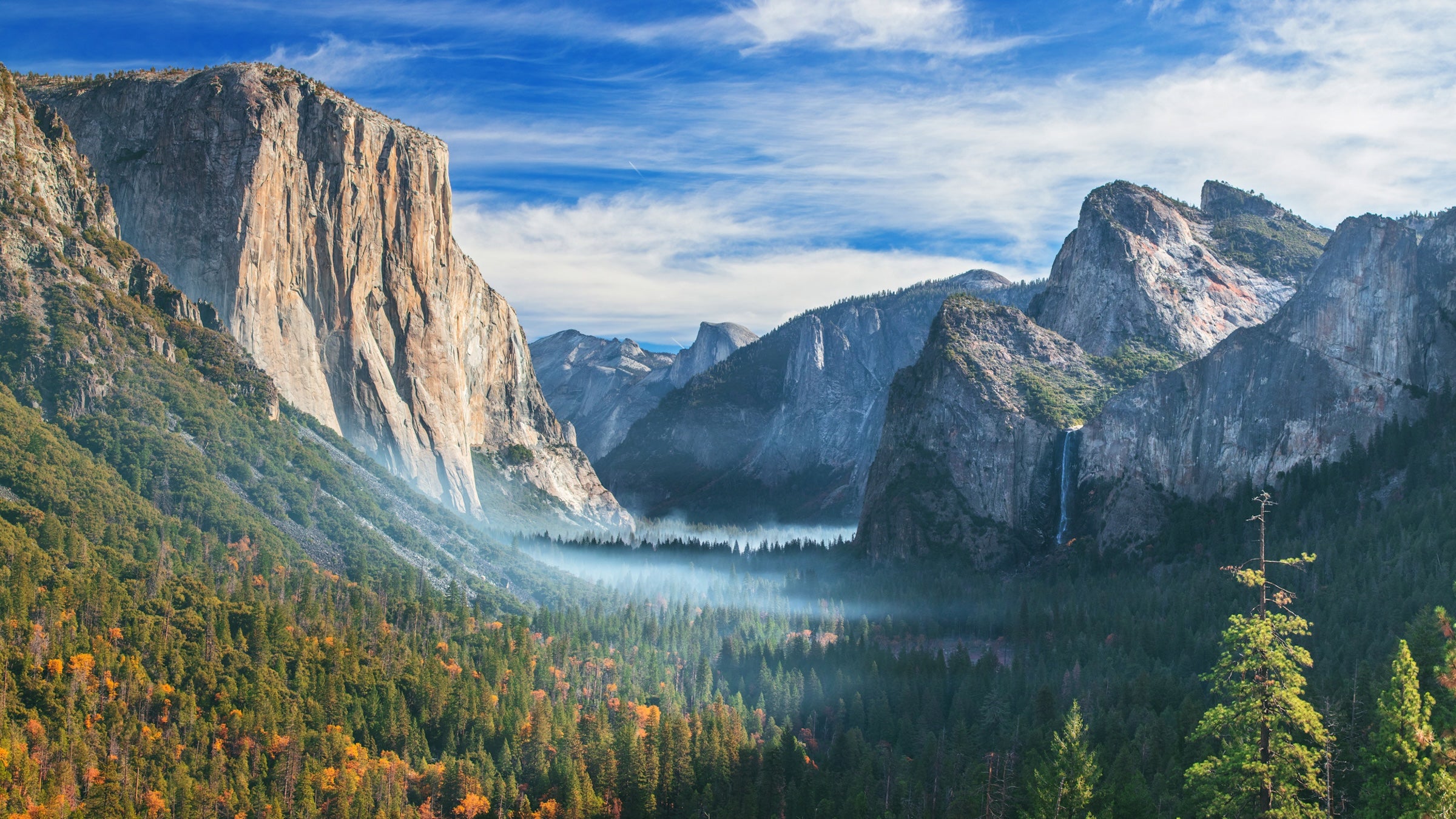 The Tunnel View at Yosemite National Park