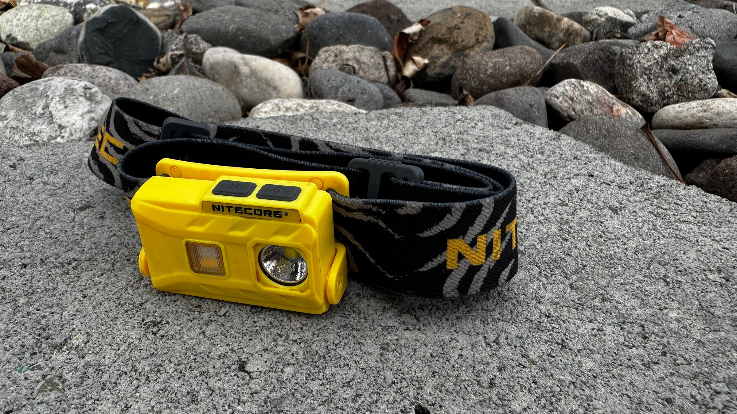 Nitecore NU25 MCT 400 lightweight and affordable headlamp for backpacking and camping
