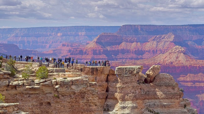 Overcrowded Mather point along the south rim of the Grand Canyon
