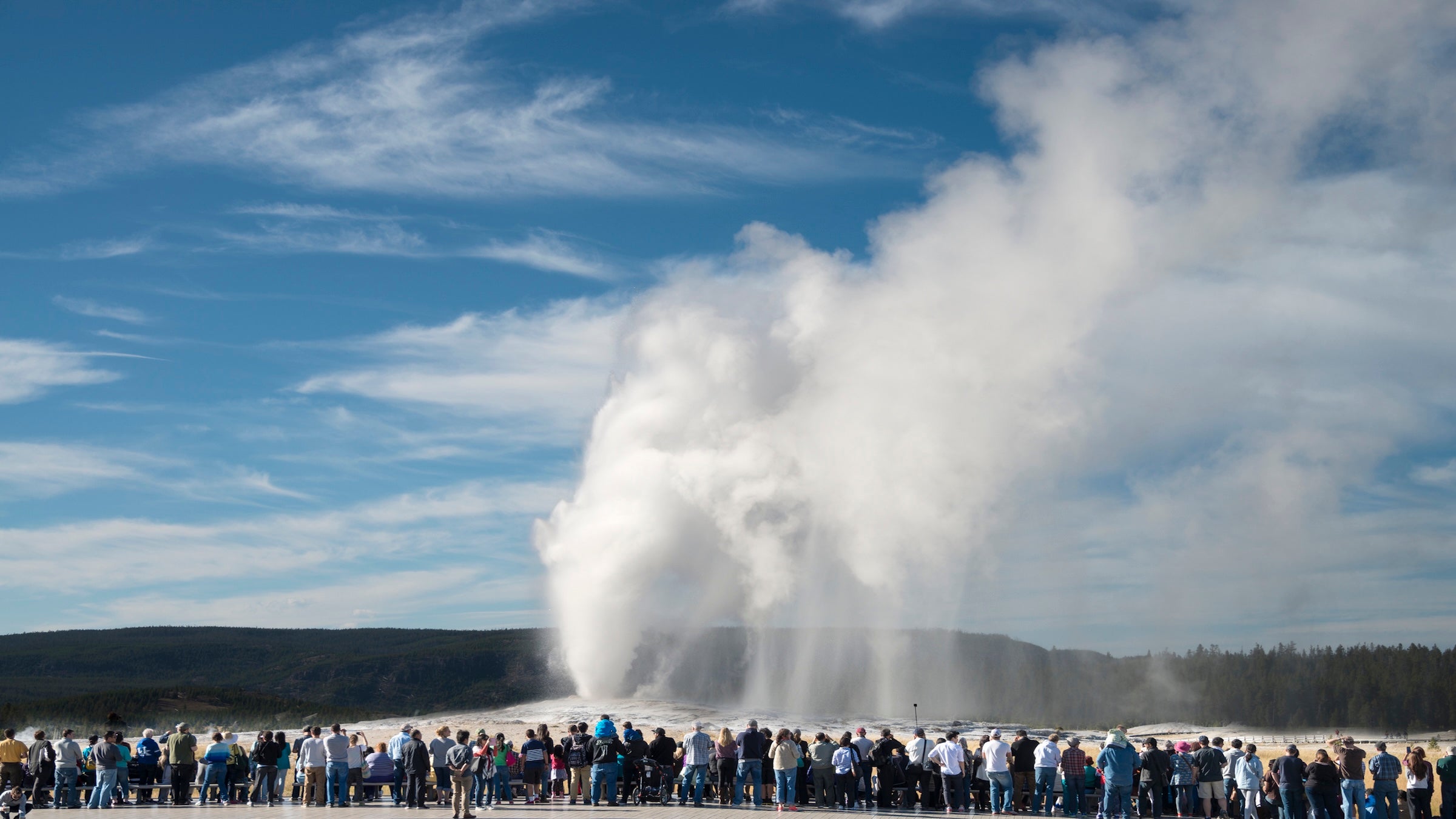 How Many Bathtubs' Worth of Water Does Yellowstone’s Old Faithful Erupt? Scientists Just Measured It.