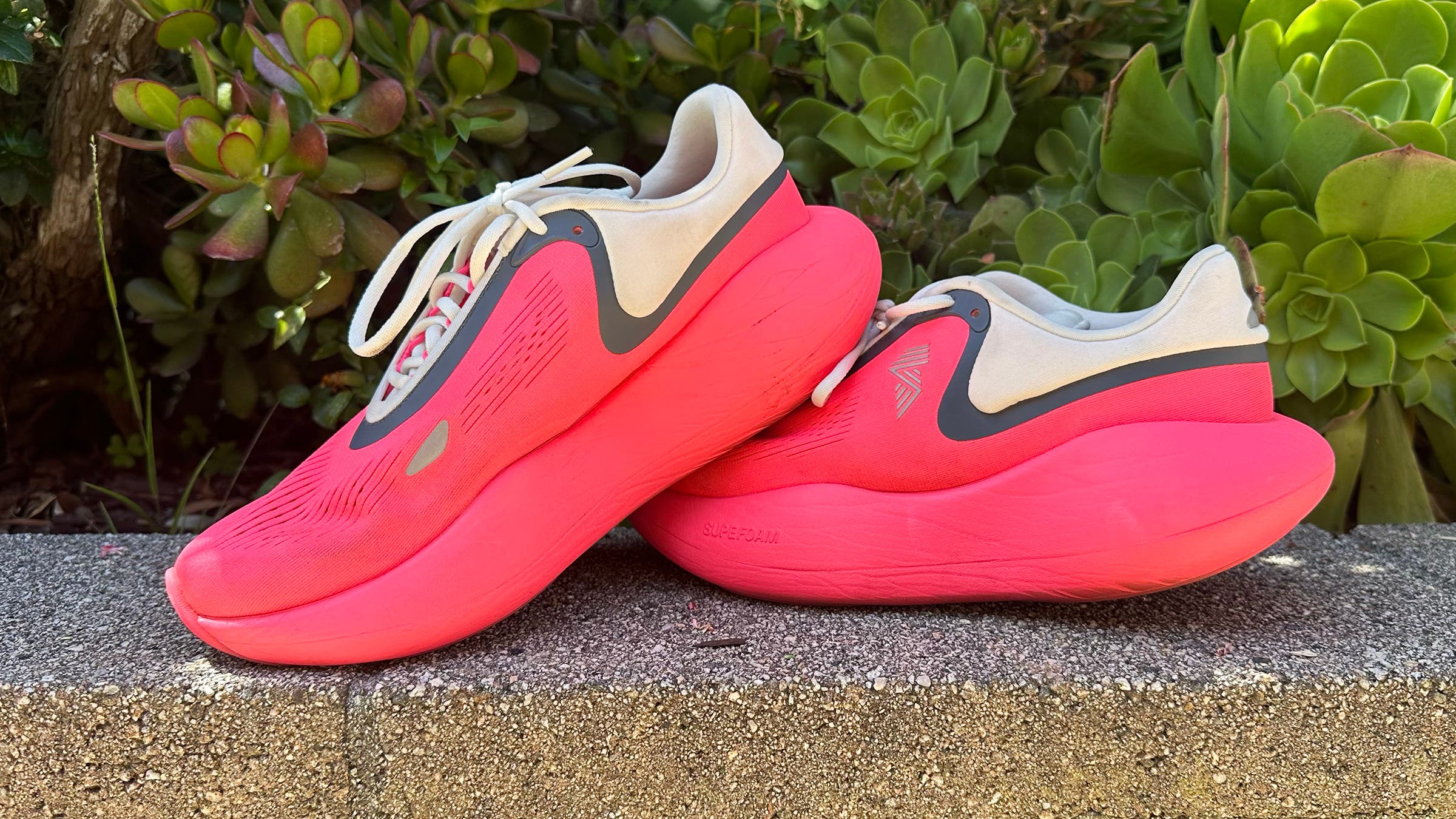 R.A.D. UFO marathon running shoes