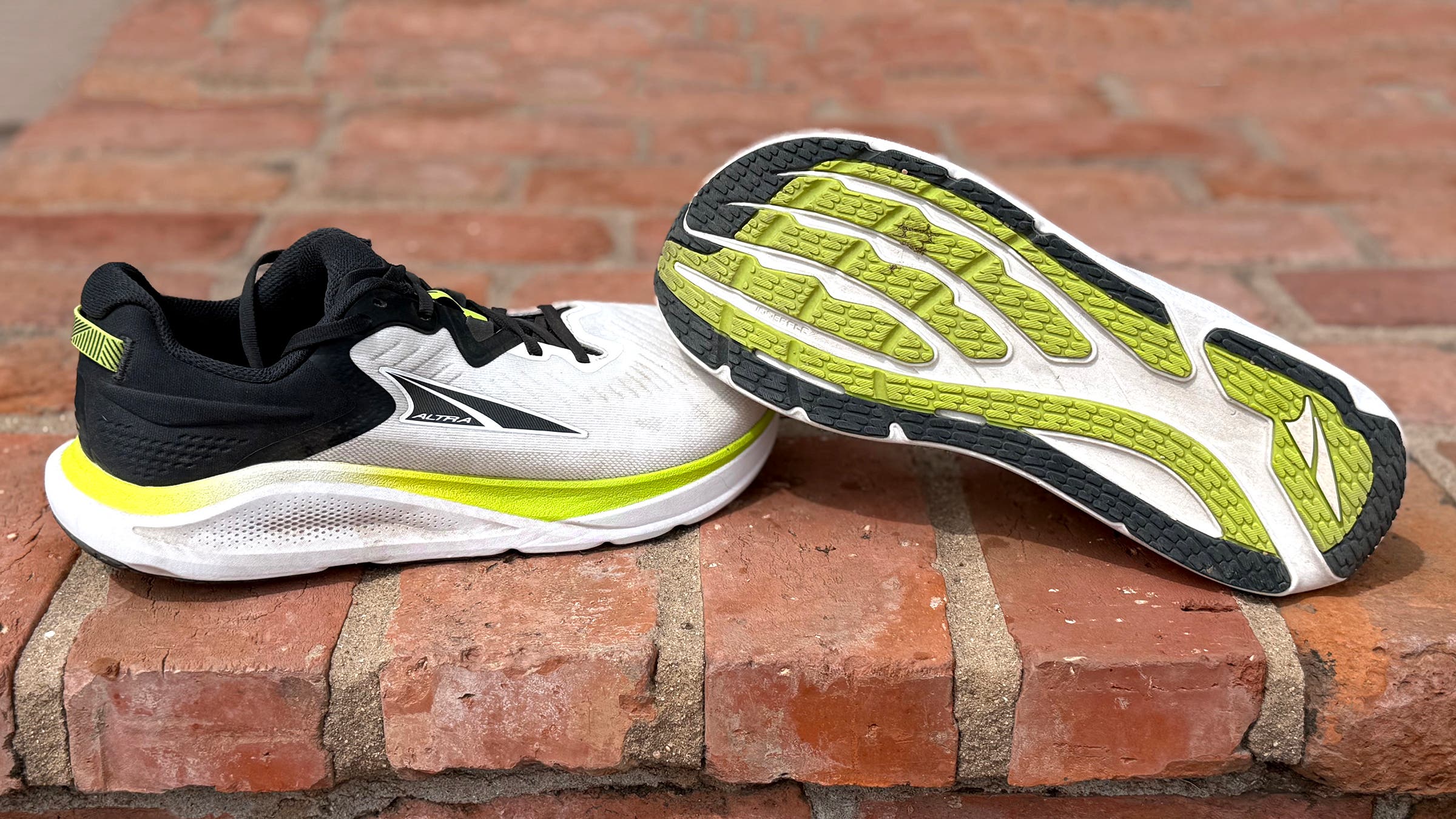 Altra Paradigm 8 best stability running shoes for bad knees