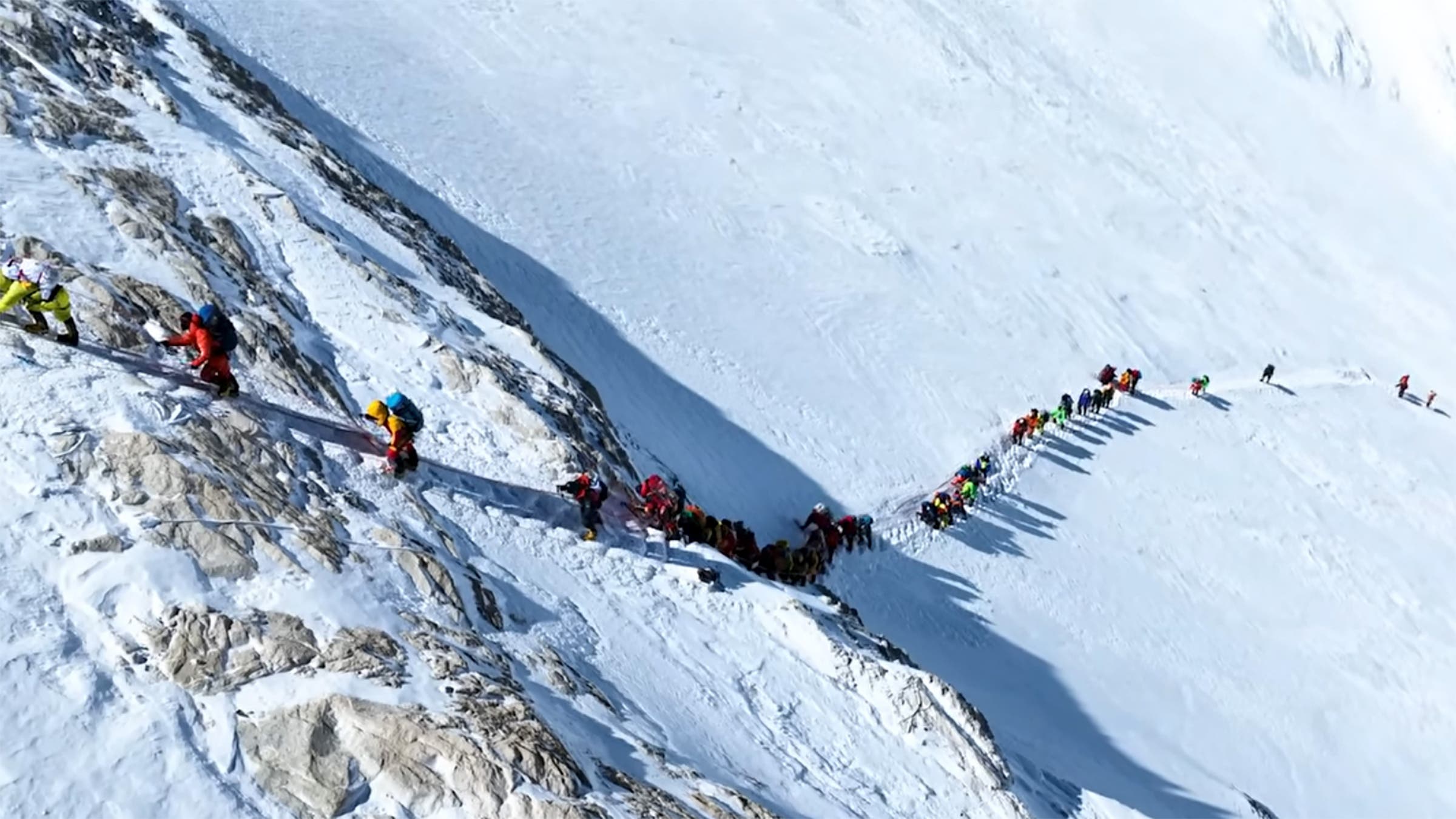 There Were Record Crowds on Mount Everest’s Summit This Week but No Deaths