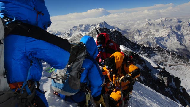 Mount Everest Live Updates: Officials Expect Summit Climbs to Surpass 950