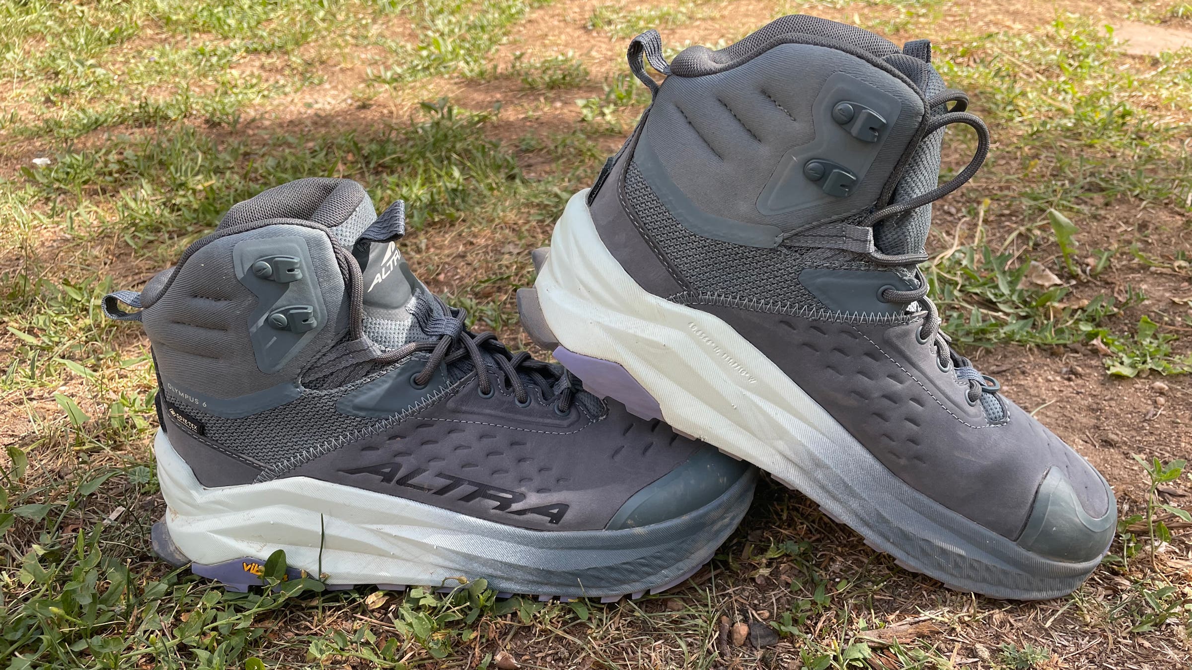 Altra Olympus 6 Hike Mid GTX hiking boots