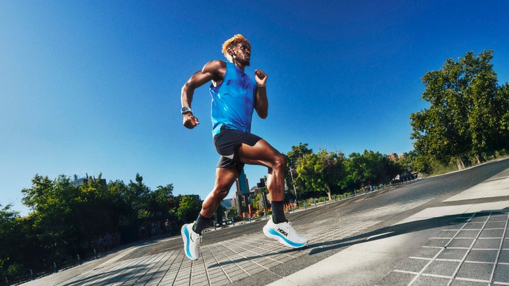 HOKA Clifton 11