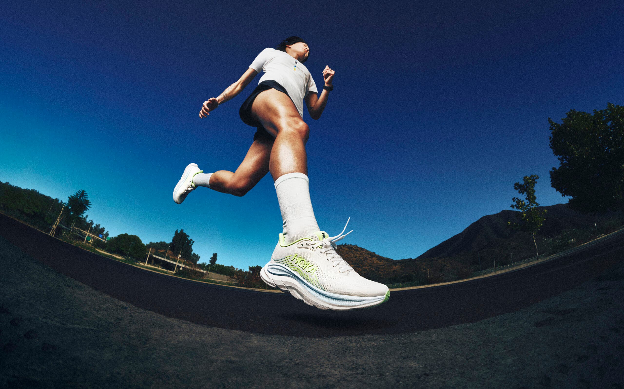 HOKA Clifton 11