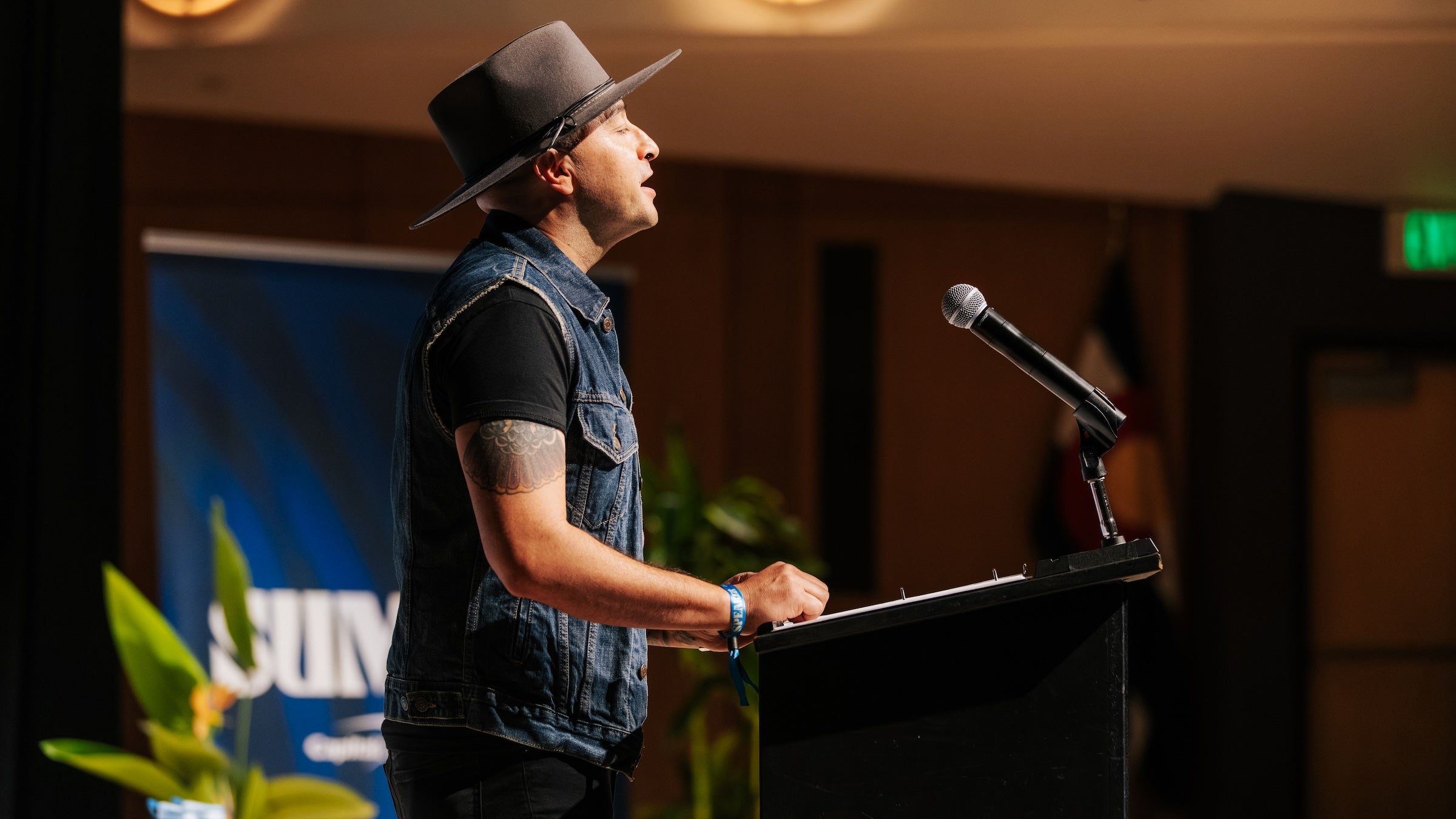 The Poem That Awed the Outside Summit