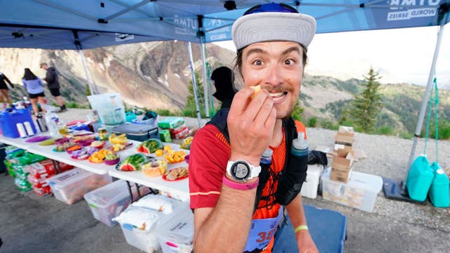 New Research Finds You Probably Need to Eat Way More Carbs than You Think Before a Major Workout