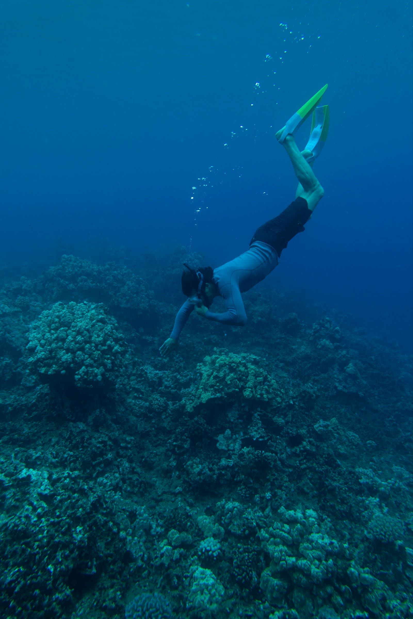 Cliff Kapono diving at Honolua Bay