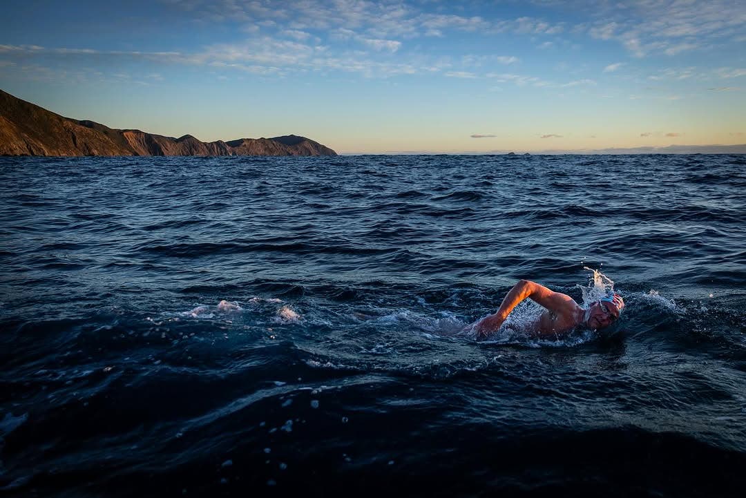 Rob Lea swimming the Cook Strait, a passage separating New Zealand's North and South Islands