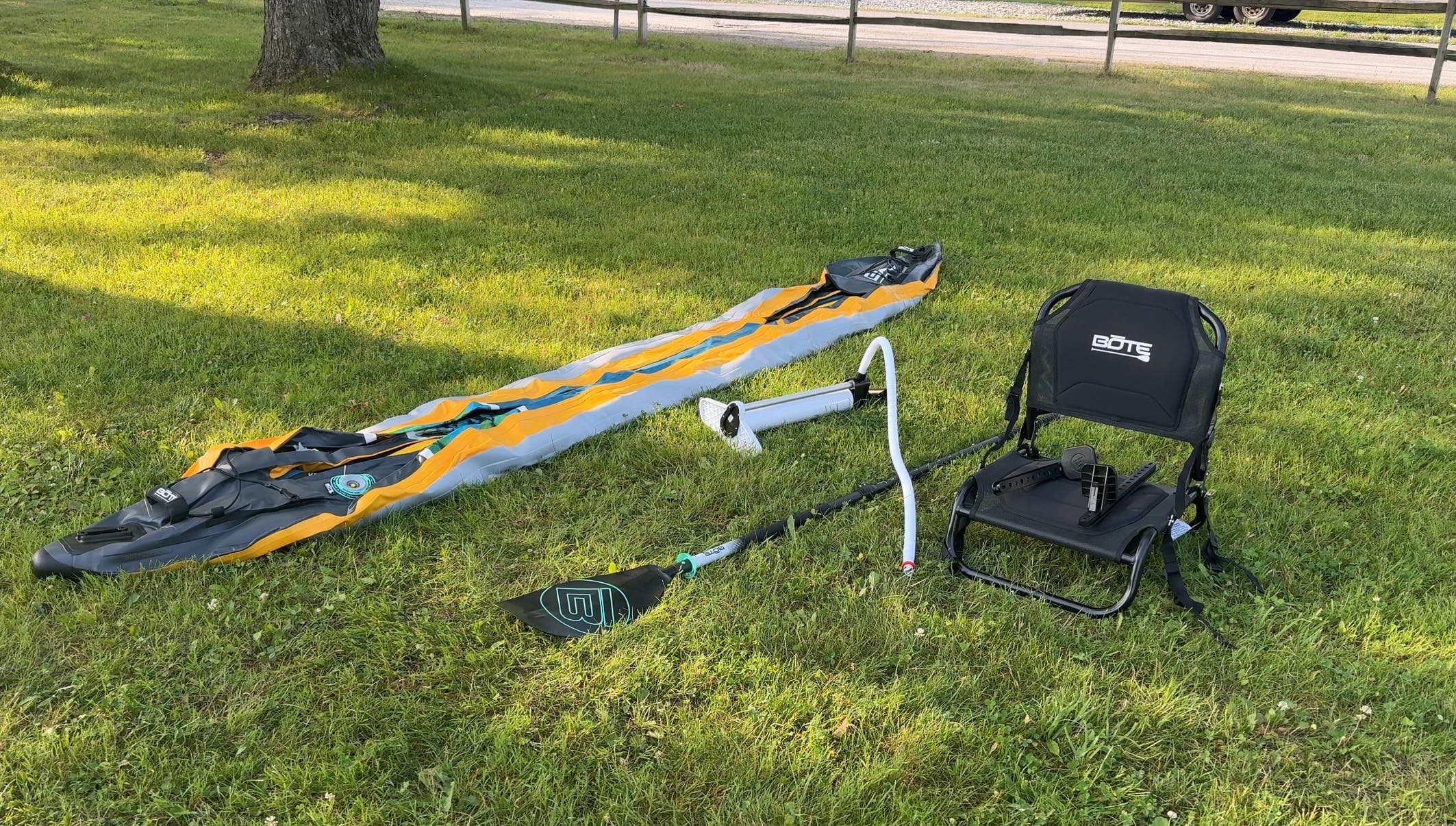 Bote Argo Aero deconstructed before building and inflating