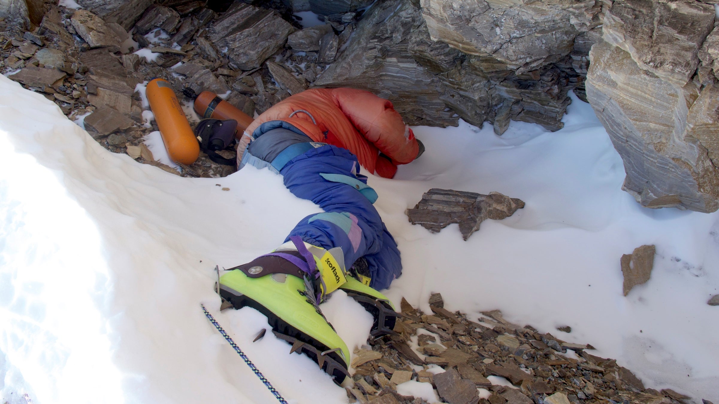 The Daring Gamble to Bring Everest’s Most Famous Body Home