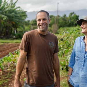 Jack Johnson and his wife, Kim, at Kokua Learning Farm in O'ahu
