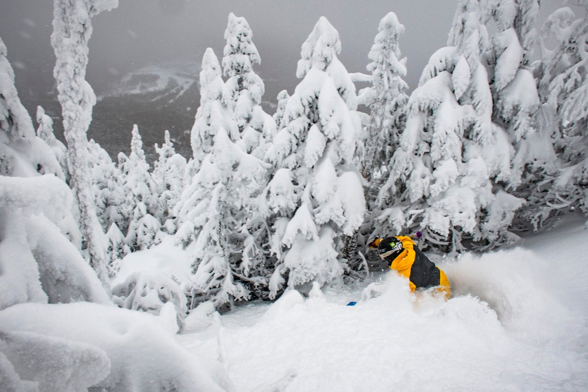 The Farmers’ Almanac Says This Winter Could Be a Wild Ride for Skiers