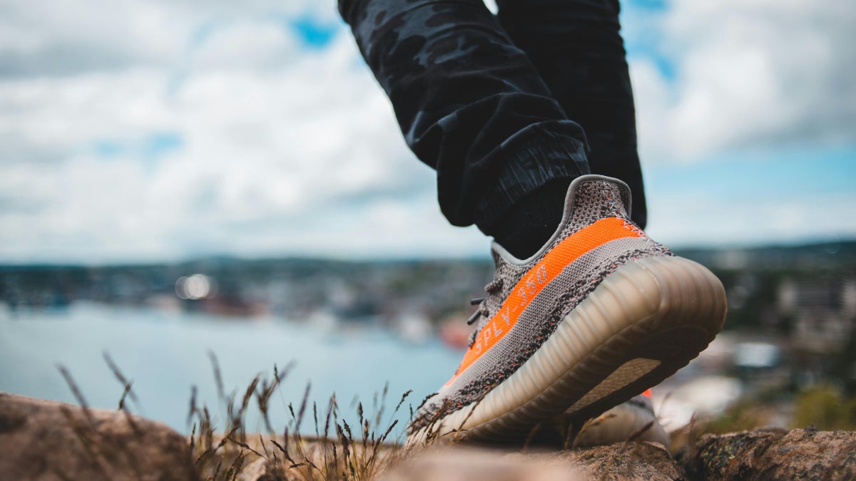 No Trail Shoes? Here’s How to Hike Safely in Sneakers and Not Wreck Your Feet, According to Podiatrists.