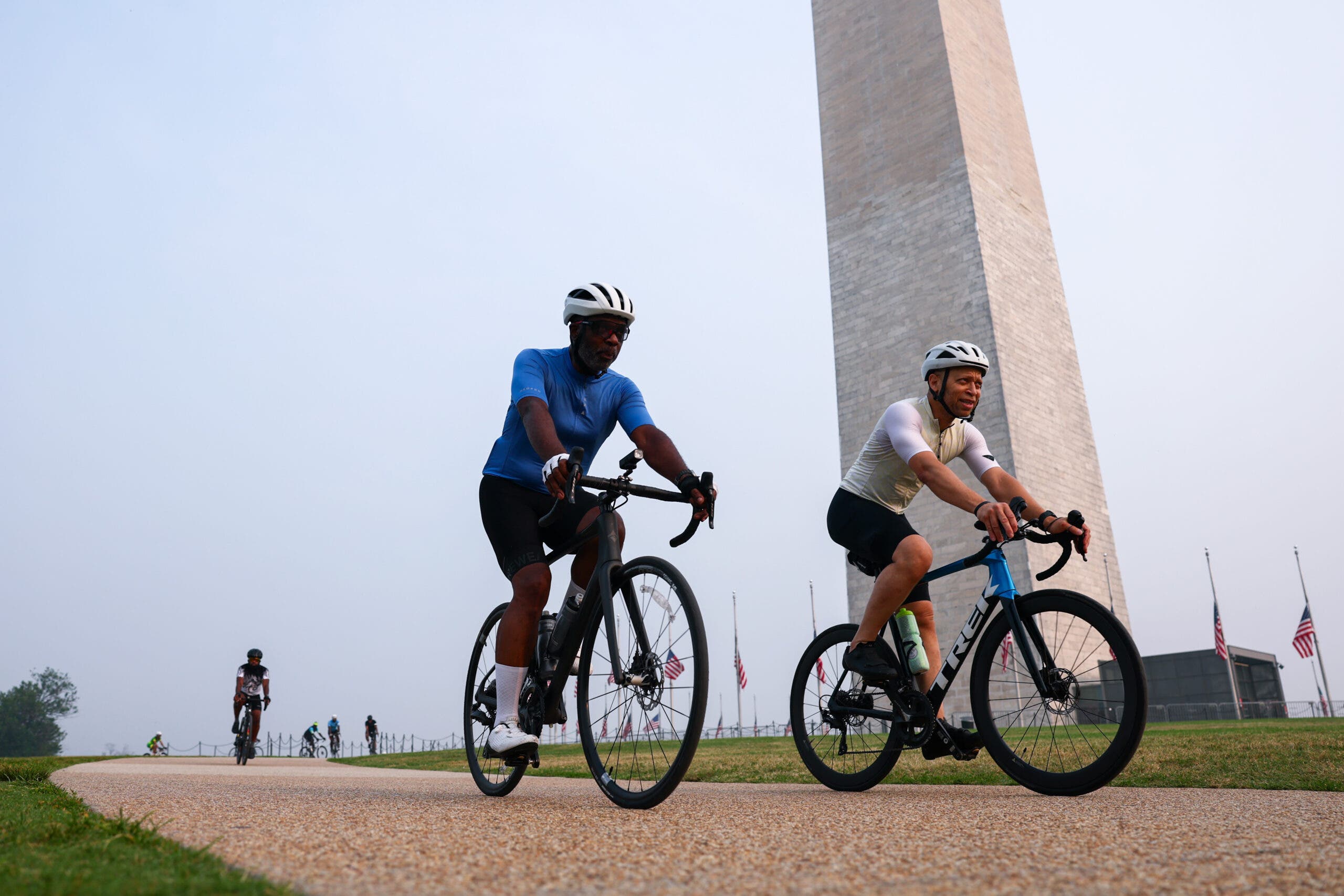 Washington, D.C. Washinton monument biking