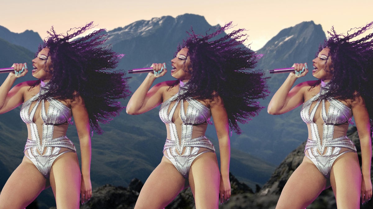 Megan Thee Stallion Revealed Her Favorite Glute Exercise—Donkey Kicks. A Personal Trainer Says Hikers Can Do Them As a Warm-Up.