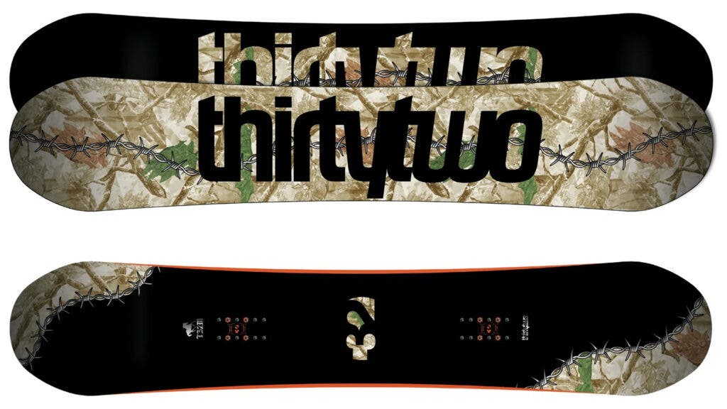 Camo-print top sheet and black base of the ThirtyTwo T32M, the best snowboard for park and freestyle riding