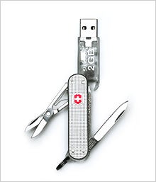 Victorinox Swiss Army 2GB Silver Alox - Multitools: Reviews