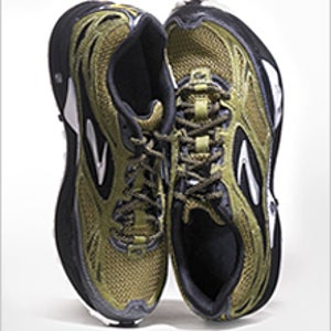 Brooks Shoes: A Comprehensive Review and Buying Guide – Maves Apparel