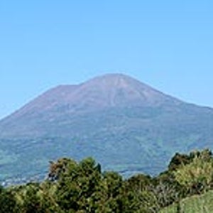 Roman candle: Italy's (active) Mount Vesuvius