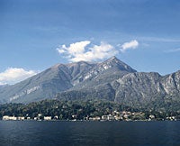 Seafaring sightseeing: the alpine view from Lake Como