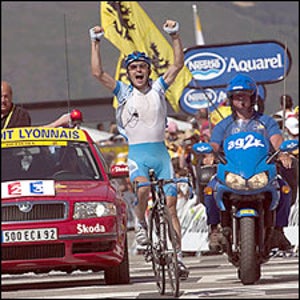 Georg Totschnig wins Stage 14 in the Pyrenees.