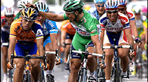 Robbie McEwen pats Oscar Freire on the shoulder after Freire's Stage 9 win.
