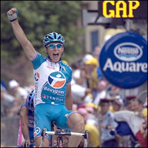 Frenchman Pierrick Fedrigo outsprints Italian Salvatore Commesso to win Stage 14.