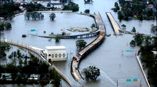 Katrina Floods New Orleans