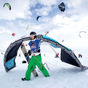 Snow-kiting