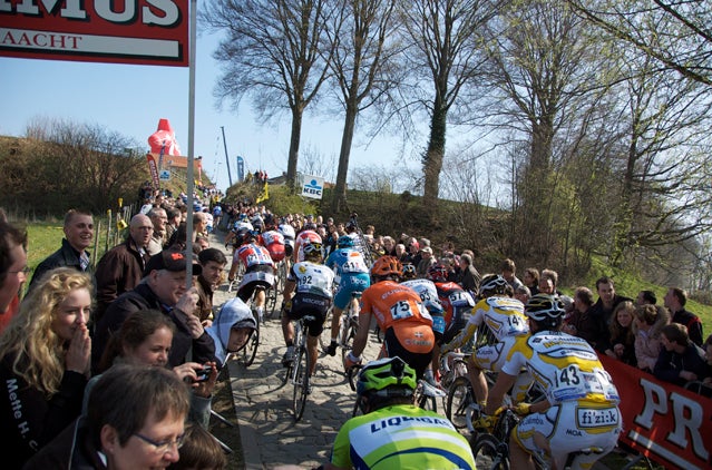 Riders grind up the Koppenberg Hill at the 2009 Tour of Flanders