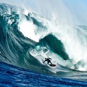 Surfing Shipstern's Bluff