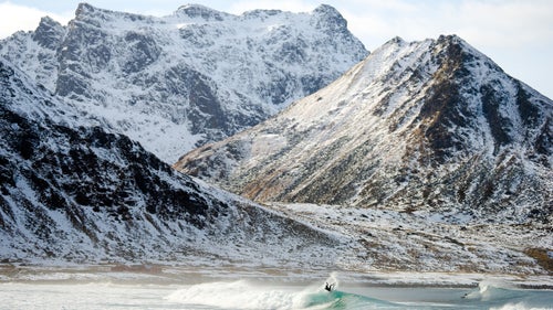 Cold weather surfing arctic surfing surfing photography Iceland Burkard 国产吃瓜黑料Online