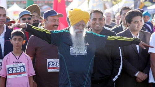 Fauja singh 101 marathon endurance Turbaned Tornado England India running
