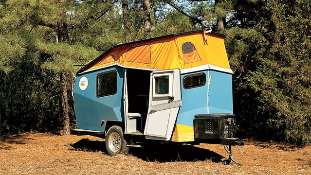 Cricket Trailer Dwell Outside