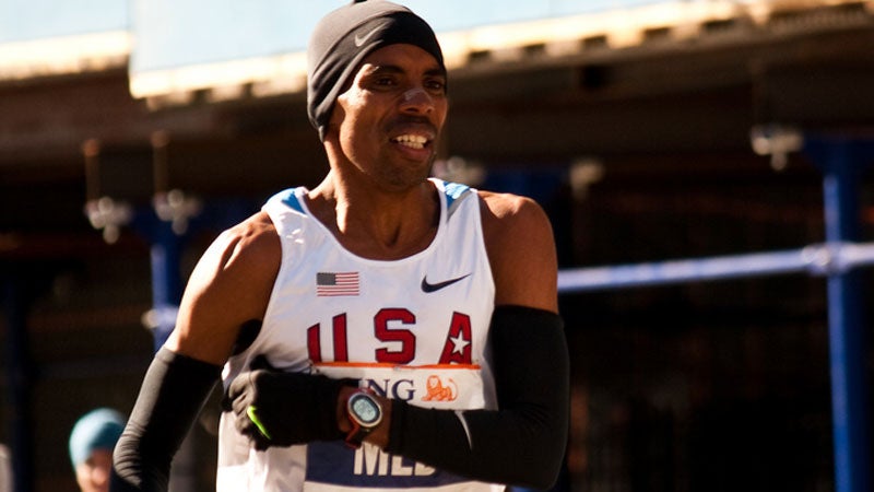 Keflezighi on his way to winning the 2010 New York City Marathon