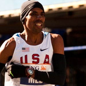 Keflezighi on his way to winning the 2010 New York City Marathon