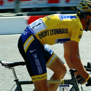 Lance Armstrong on the way to his 6th Tour de France victory.