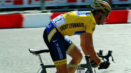 Lance Armstrong on the way to his 6th Tour de France victory.