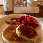 Breakfast at the Mabel Dodge Luhan House.