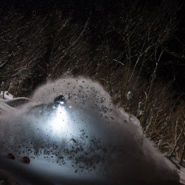 ski, ki niseko, japan, adventure bucket list, night skiing