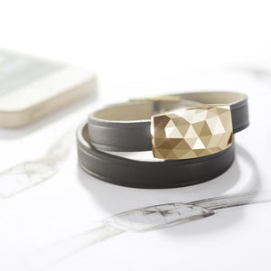 The June bracelet from Netatmo is your personalized sun coach.