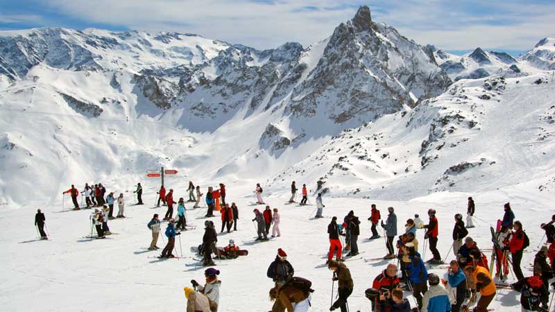 ski crowds beat the crowds avoid people lines skip skipping vacation overcrowded