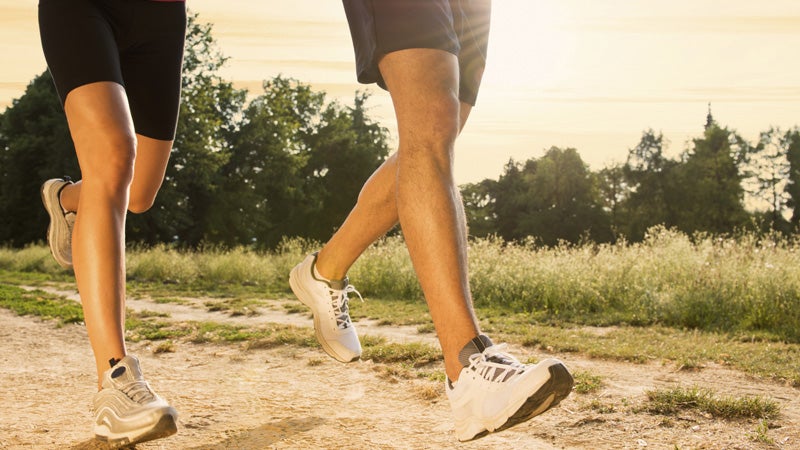 A heel-toe stride improves efficiency while running, a new study finds.