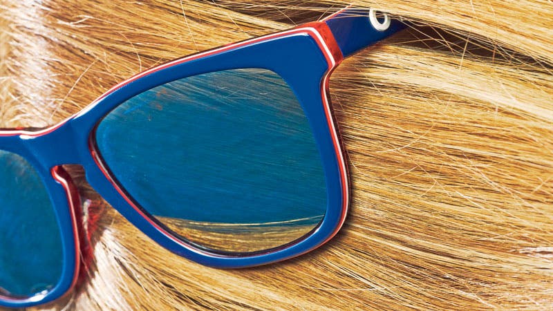 Oakley Updates a Classic display picture 1