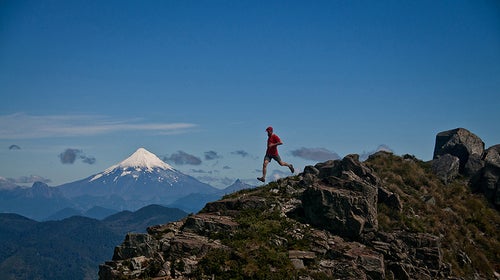 OutsideOnline train prepare high-altitude elevation race body heart rate oxygen level blood high altitude mountain run training runner prep how to