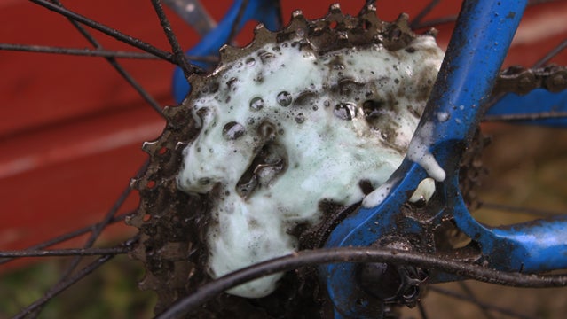 Cleaning store bike gears