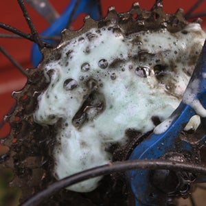 cleaning bike gears soap oil clean maintainance